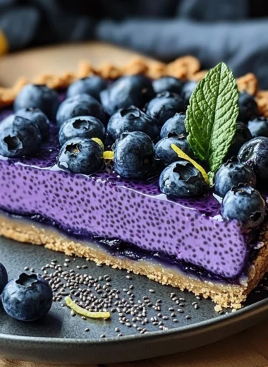 no-bake blueberry chia seed pie