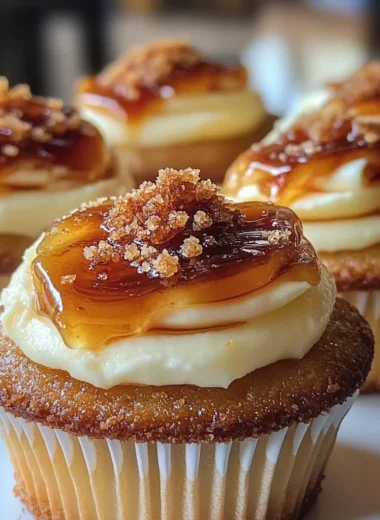 Vanilla Bean Crème Brûlée Cheesecake Cupcakes