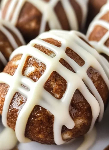 Cinnamon Roll Energy Bites