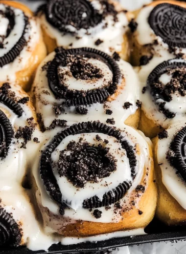 Oreo Cinnamon Roll